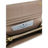 Beige Saffiano Bow Wallet taske fra brand: PRADA - We Do Vintage