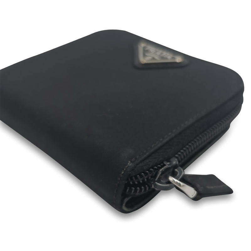 Sort Nylon Wallet taske fra brand: PRADA - We Do Vintage