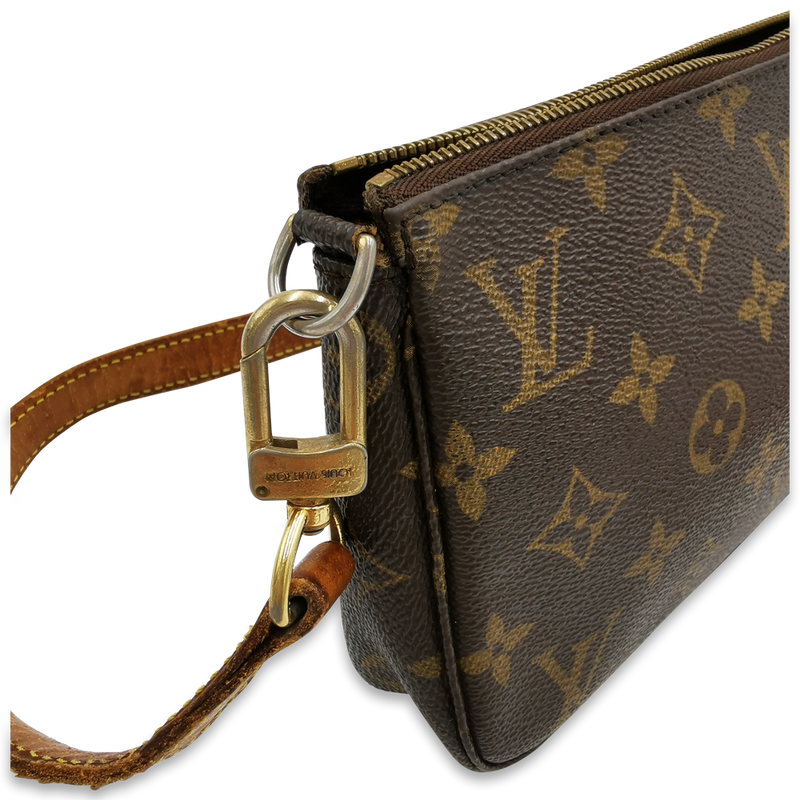 Monogram Canvas Pochette Accessoires m. crossbody rem taske fra brand: LOUIS VUITTON - We Do Vintage