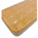 Orange patent east west chocolate bar taske fra brand: CHANEL - We Do Vintage