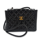 Sort Patent flap bag taske fra brand: CHANEL - We Do Vintage
