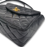 Sort Patent flap bag taske fra brand: CHANEL - We Do Vintage