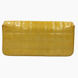Gul patent east west chocolate bar taske fra brand: CHANEL - We Do Vintage