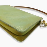 Grøn monogram Vernis Lexington Pochette taske fra brand: LOUIS VUITTON - We Do Vintage