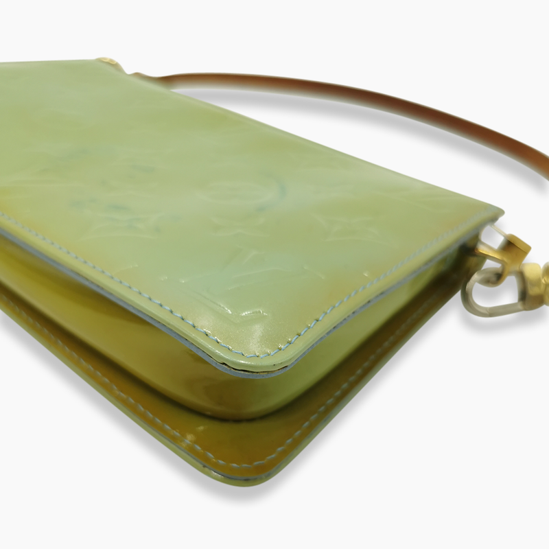 Grøn monogram Vernis Lexington Pochette taske fra brand: LOUIS VUITTON - We Do Vintage
