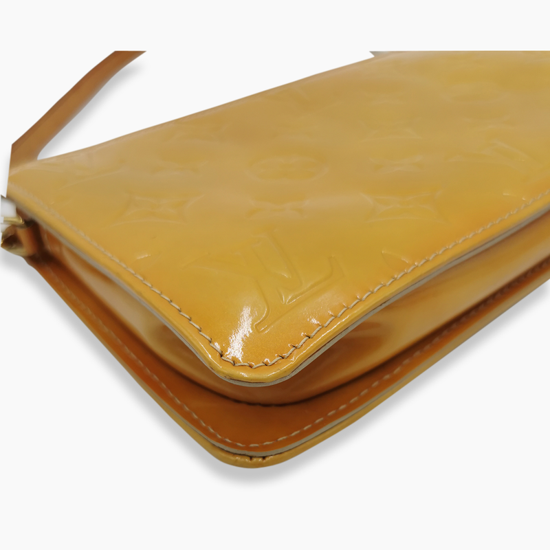 Gul monogram Vernis Lexington Pochette taske fra brand: LOUIS VUITTON - We Do Vintage