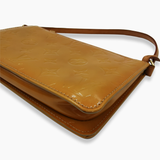 Gul monogram Vernis Lexington Pochette taske fra brand: LOUIS VUITTON - We Do Vintage