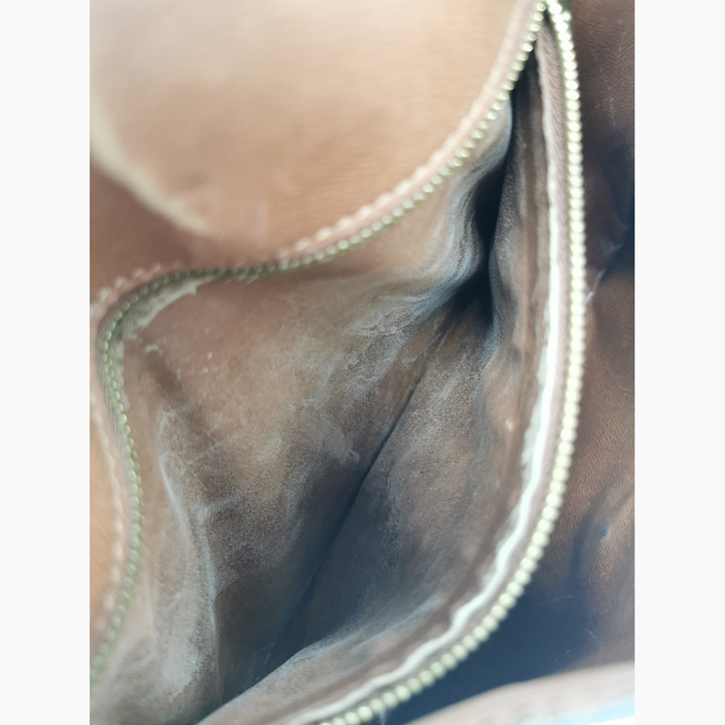 Monogram Canvas Saint Cloud GM taske fra brand: LOUIS VUITTON - We Do Vintage