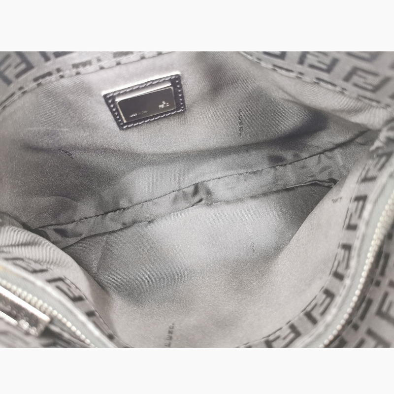 Sort Zucca baguette taske fra brand: FENDI - We Do Vintage