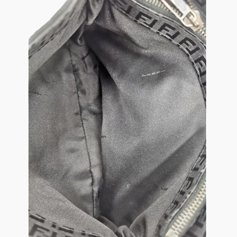 Sort Zucca baguette taske fra brand: FENDI - We Do Vintage