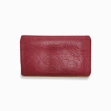 Pink camellia bifold wallet embossed leather taske fra brand: CHANEL - We Do Vintage