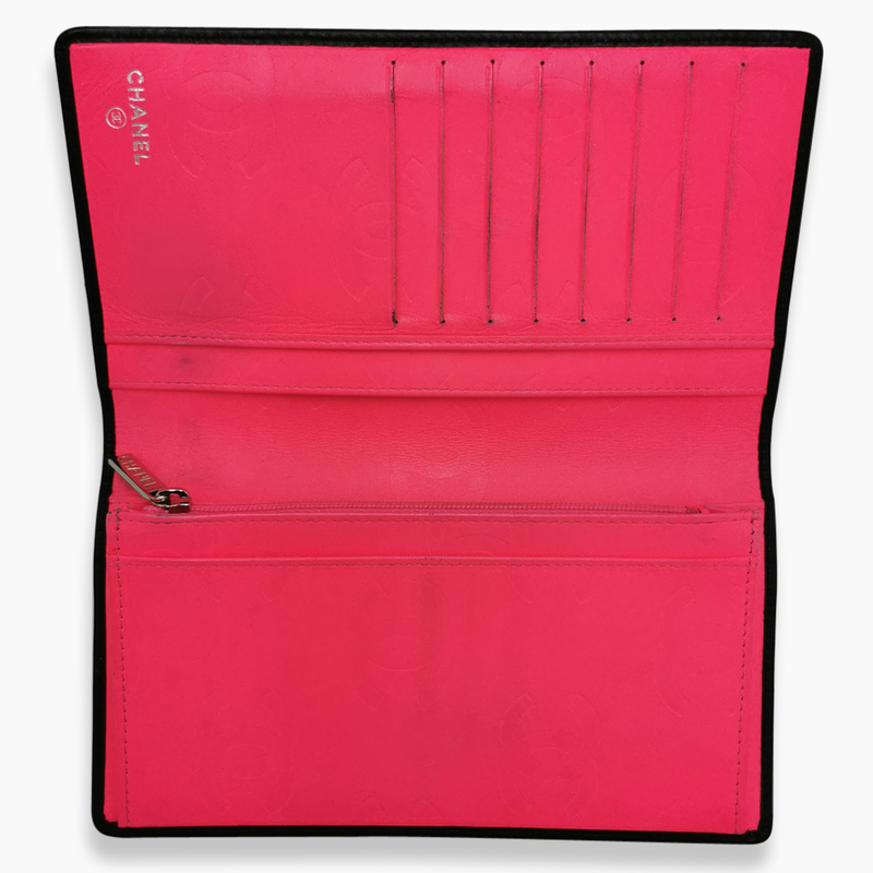 Sort/hvid Cambon bifold wallet taske fra brand: CHANEL - We Do Vintage