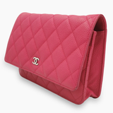 Pink caviar WOC taske fra brand: CHANEL - We Do Vintage