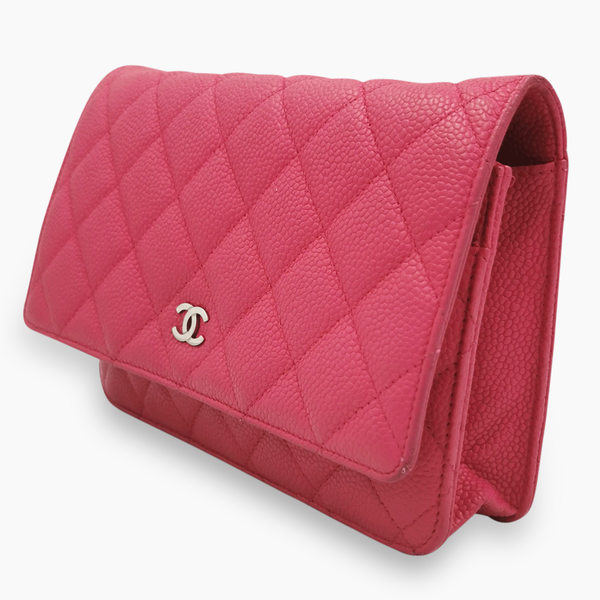 Pink caviar WOC taske fra brand: CHANEL - We Do Vintage