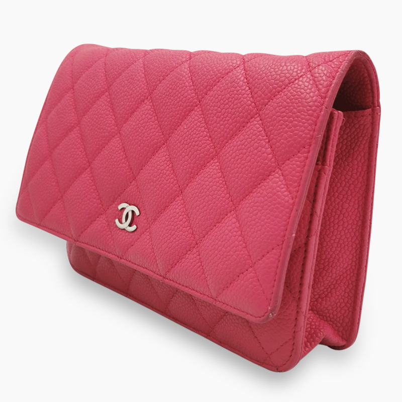 Pink caviar WOC taske fra brand: CHANEL - We Do Vintage