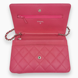 Pink caviar WOC taske fra brand: CHANEL - We Do Vintage