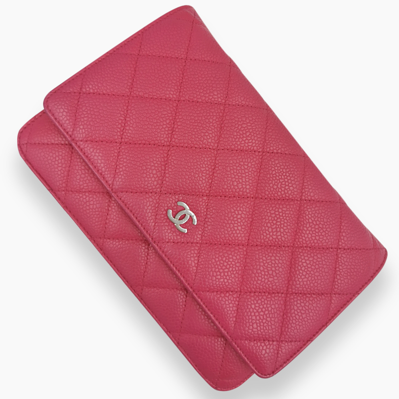 Pink caviar WOC taske fra brand: CHANEL - We Do Vintage
