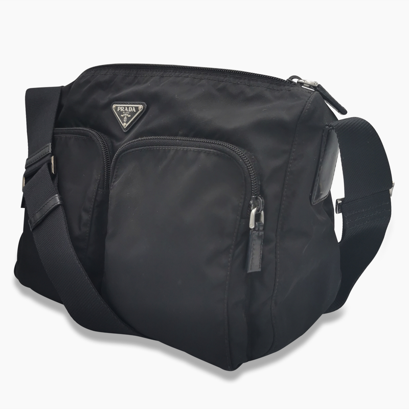 Nylon crossbody taske fra brand: PRADA - We Do Vintage