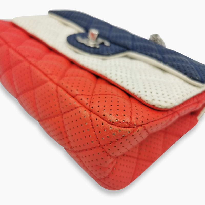 Limited edition french flag classic double flap bag taske fra brand: CHANEL - We Do Vintage