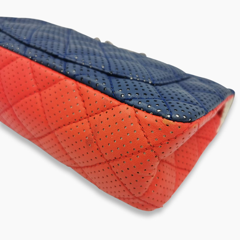 Limited edition french flag classic double flap bag taske fra brand: CHANEL - We Do Vintage