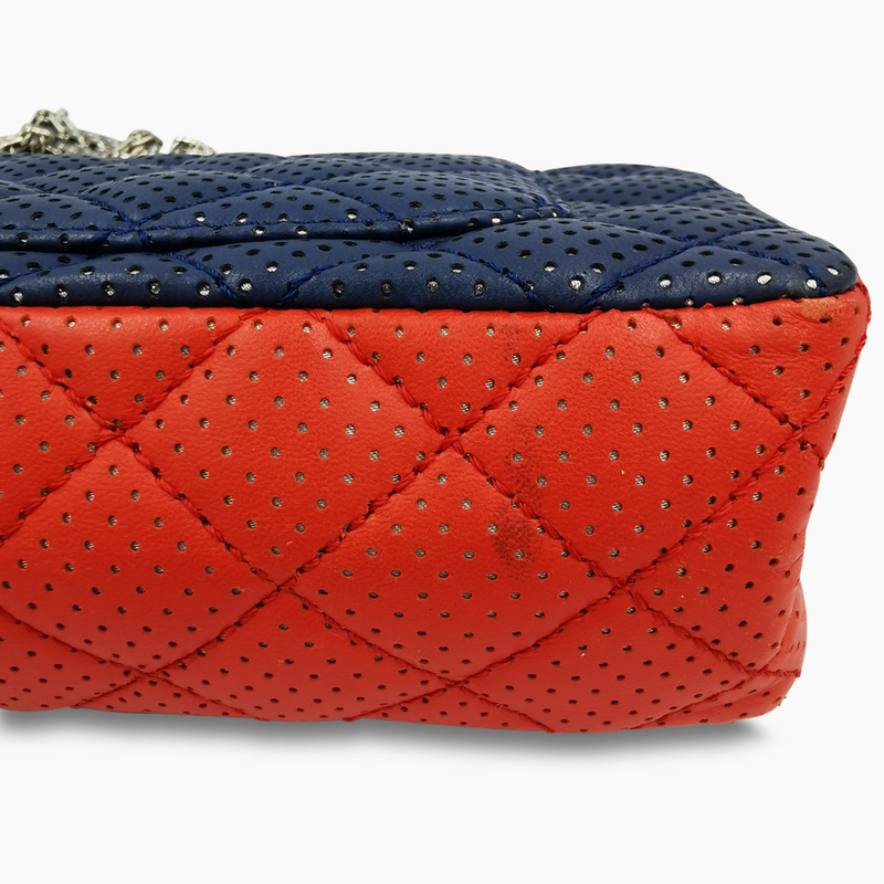 Limited edition french flag classic double flap bag taske fra brand: CHANEL - We Do Vintage